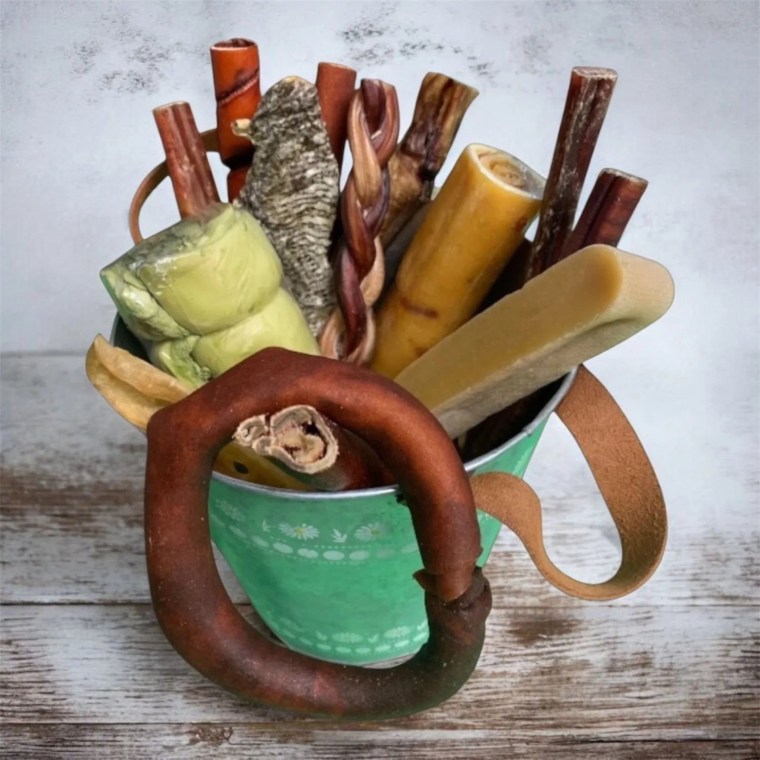 Gâteries de mastication naturelles pour chien – bully sticks canadiens, collagène, fromage de yak | Happy Chew